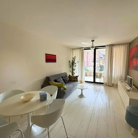 Tilatti Apartament *